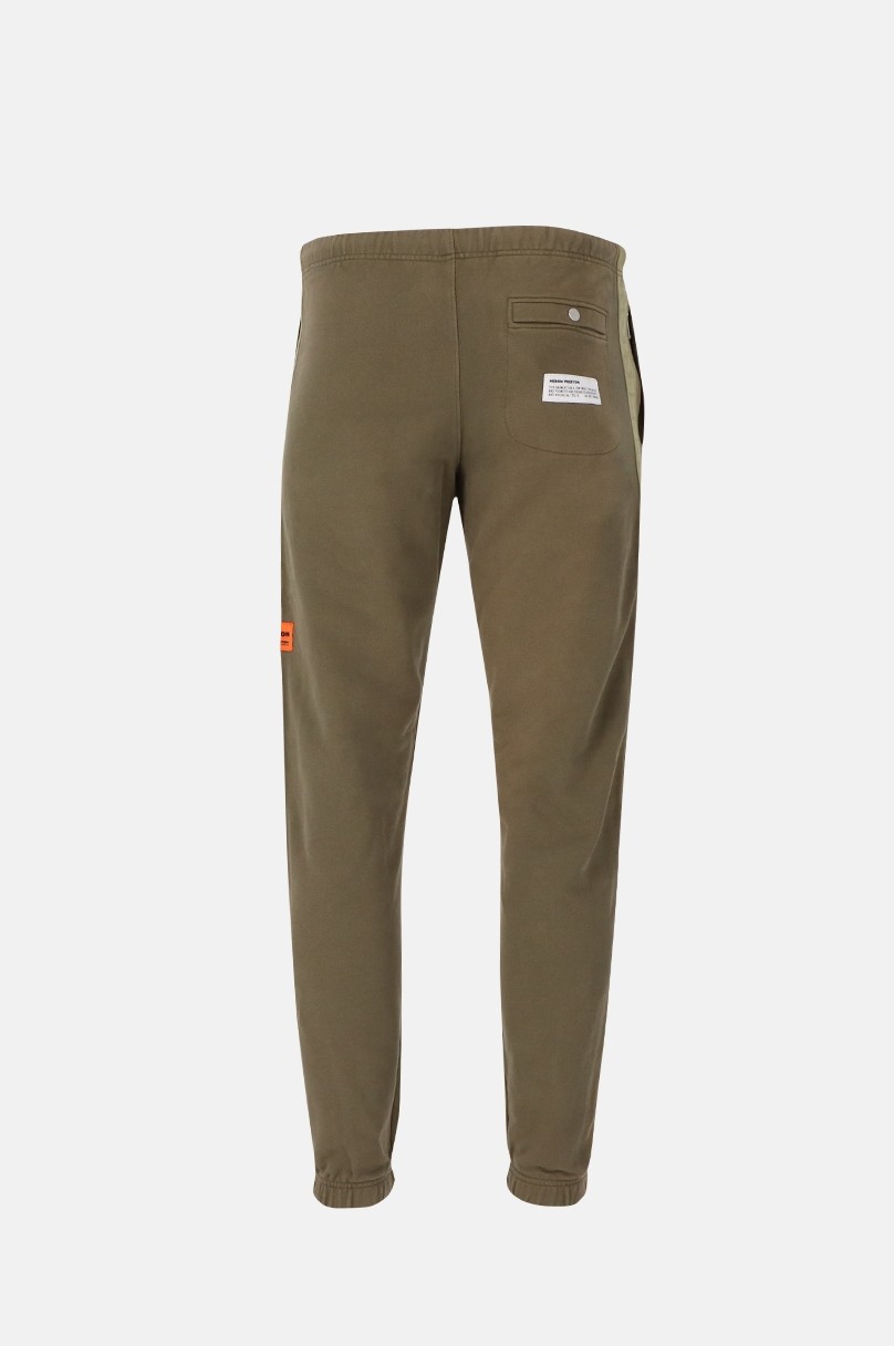 Jogging Heron Preston