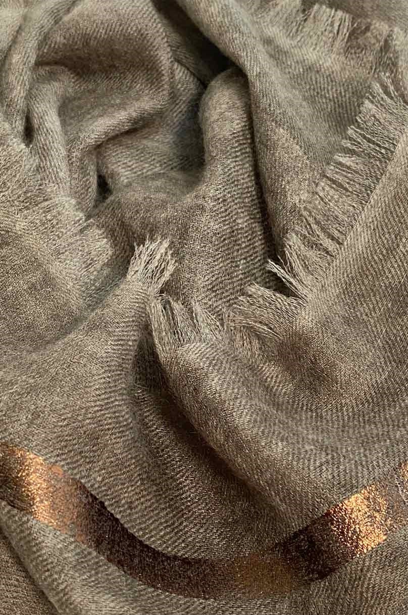 Oro Olive" stole Ama Pure