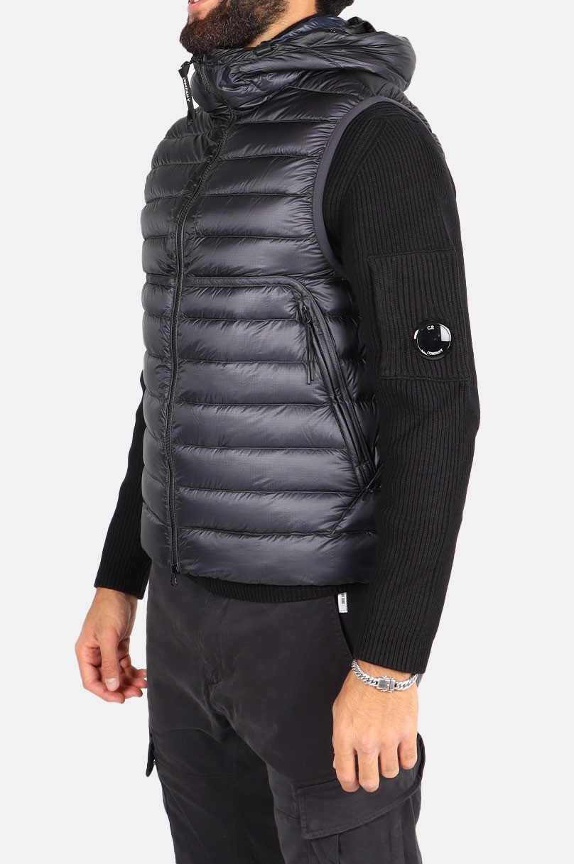 Sleeveless down jacket