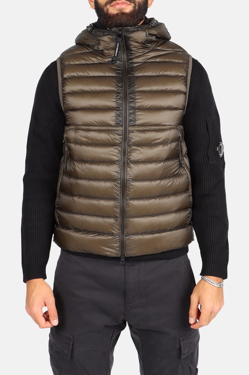 Sleeveless down jacket